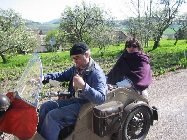 annie dans poirier 1.jpg